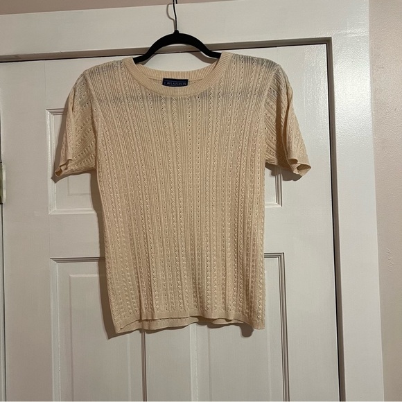 J. McLaughlin Tops - #185 J. McLaughlin 100% Silk Butter Yellow Knit Short Sleeve Blouse Top Small